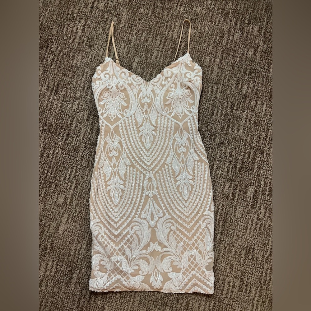 Windsor homecoming dress, nude and white with sequin designs. size medium